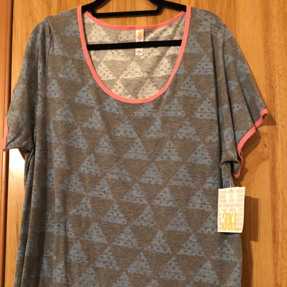 3x Lularoe Classic T